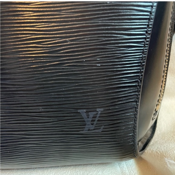 Louis Vuitton Backpack! - Picture 2 of 16